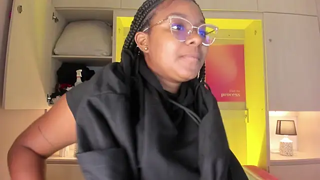 tamaraa smiith online show from 03-15-26, 12:11