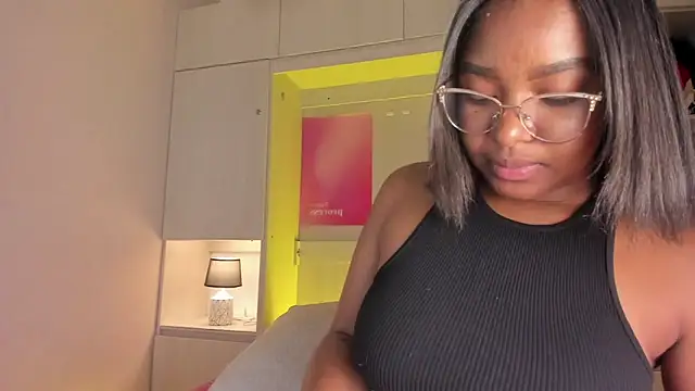 tamaraa smiith online show from 04-24-26, 07:49