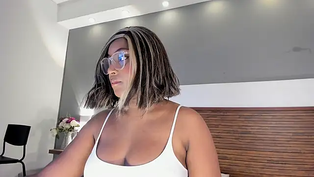 Adelehottman online show from 11-19-25, 12:16