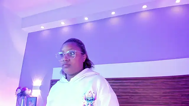 Adelehottman online show from 04-08-26, 12:05