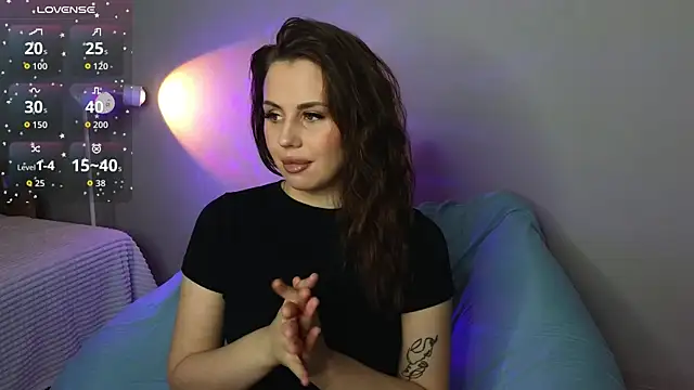 Aisha Riley online show from 10-03-25, 01:30