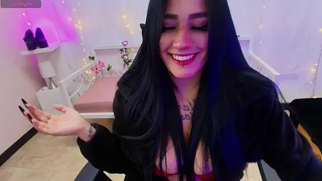 Snapshot of chica_Hetfield chatting on 01-24-25, 05:42 chica Hetfield online show from 01-24-25, 05:42