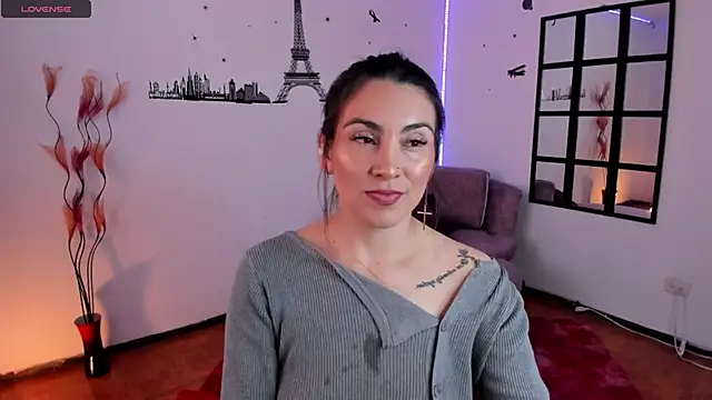 Snapshot of Elizabeth_taylor_b chatting on 02-07-25, 07:38 Elizabeth taylor b online show from 02-07-25, 07:38