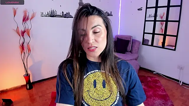 Snapshot of Elizabeth_taylor_b chatting on 02-18-25, 04:26 Elizabeth taylor b online show from 02-18-25, 04:26