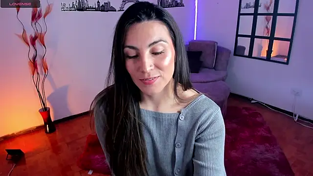 Snapshot of Elizabeth_taylor_b chatting on 02-25-25, 06:42 Elizabeth taylor b online show from 02-25-25, 06:42