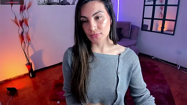 Snapshot of Elizabeth_taylor_b chatting on 02-25-25, 09:46 Elizabeth taylor b online show from 02-25-25, 09:46