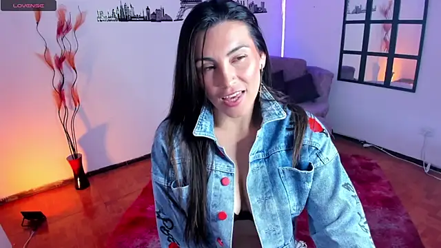 Snapshot of Elizabeth_taylor_b chatting on 03-06-25, 08:27 Elizabeth taylor b online show from 03-06-25, 08:27