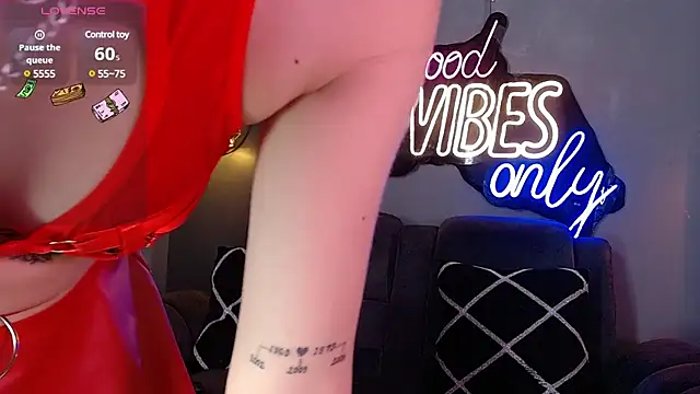 Snapshot of LOLIITA__LOVE chatting on 03-06-25, 05:43 LOLIITA  LOVE online show from 03-06-25, 05:43