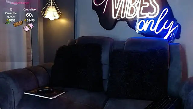 Snapshot of LOLIITA__LOVE chatting on 03-20-25, 05:47 LOLIITA  LOVE online show from 03-20-25, 05:47