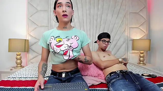 Derek and Skarlet online show from 02-28-25, 06:31