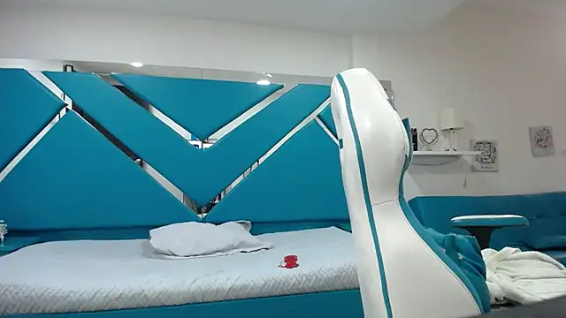  Miaaleon online show from 02-26-25, 07:27