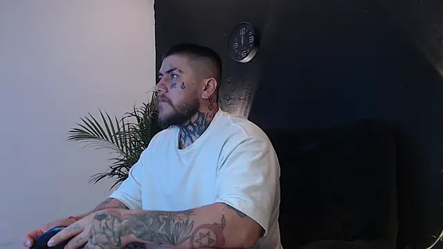 Ash gusbig online show from 03-16-25, 01:49