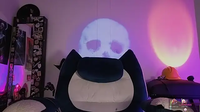 Ash gusbig online show from 12-23-25, 03:04