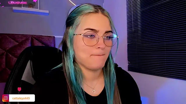 cattaleya    online show from 01-12-25, 04:10