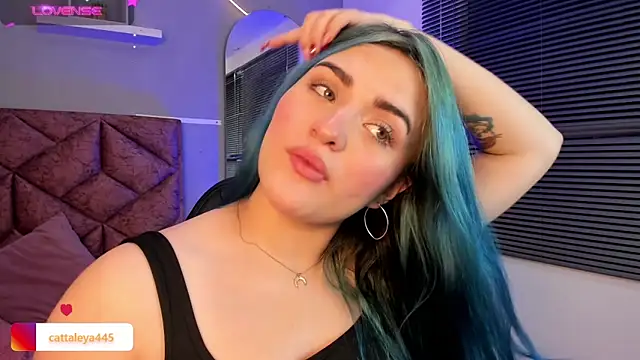 cattaleya    online show from 02-11-25, 04:01