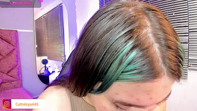 cattaleya    online show from 02-19-25, 06:44