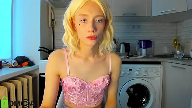 Snapshot of _Alice_Kitty chatting on 12-18-24, 12:29  Alice Kitty online show from 12-18-24, 12:29