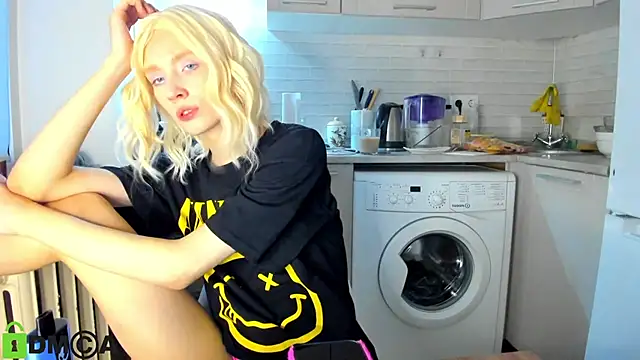 Snapshot of _Alice_Kitty chatting on 12-19-24, 12:56  Alice Kitty online show from 12-19-24, 12:56