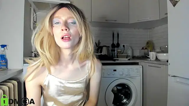 Snapshot of _Alice_Kitty chatting on 01-08-25, 04:00  Alice Kitty online show from 01-08-25, 04:00