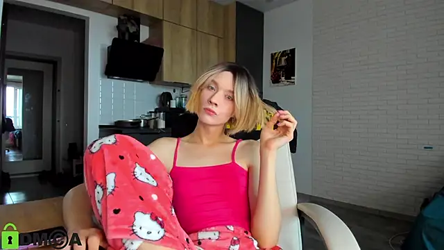 Snapshot of _Alice_Kitty chatting on 10-17-25, 06:27  Alice Kitty online show from 10-17-25, 06:27