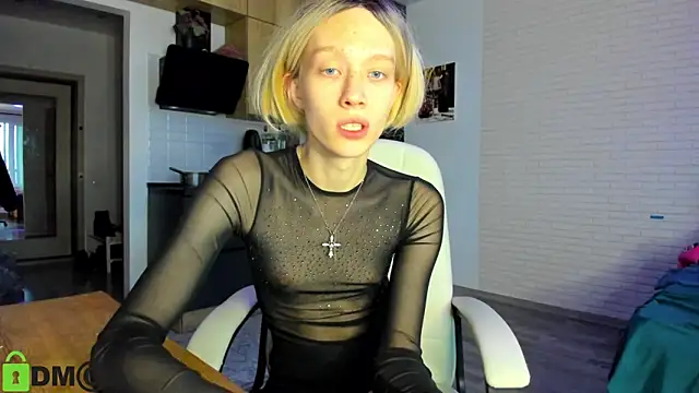 Snapshot of _Alice_Kitty chatting on 10-28-25, 04:49  Alice Kitty online show from 10-28-25, 04:49