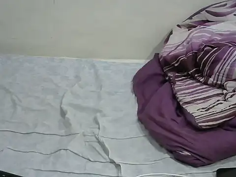 Snapshot of ebony_mariah chatting on 05-12-26, 06:27 ebony mariah online show from 05-12-26, 06:27