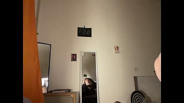 Snapshot of MikkyMoony chatting on 11-01-25, 06:54 MikkyMoony online show from 11-01-25, 06:54