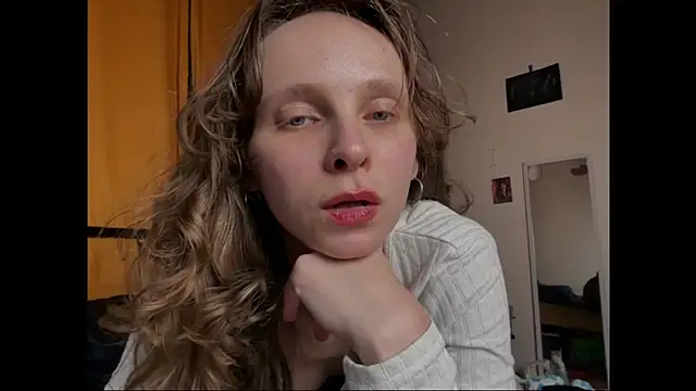 Snapshot of MikkyMoony chatting on 11-23-25, 06:41 MikkyMoony online show from 11-23-25, 06:41