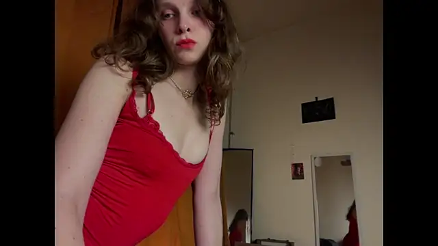 Snapshot of MikkyMoony chatting on 11-28-25, 04:42 MikkyMoony online show from 11-28-25, 04:42