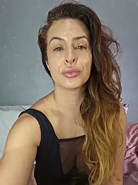 Snapshot of Nina_Sport chatting on 10-23-25, 02:16 Nina Sport online show from 10-23-25, 02:16