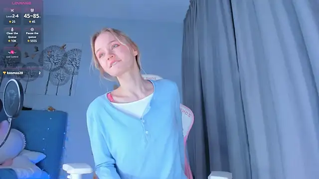 Snapshot of JennyWoody chatting on 01-09-25, 04:49 JennyWoody online show from 01-09-25, 04:49