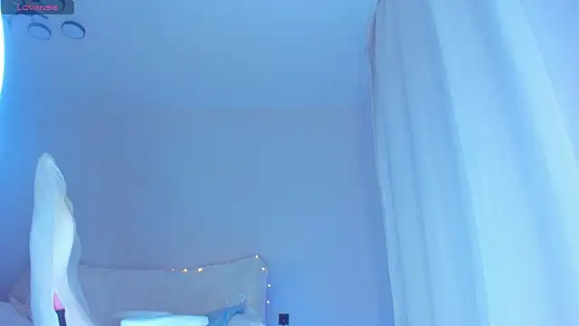 Snapshot of JennyWoody chatting on 10-31-25, 02:23 JennyWoody online show from 10-31-25, 02:23