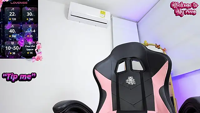 Snapshot of SheilaSmiith chatting on 03-01-25, 04:04 SheilaSmiith online show from 03-01-25, 04:04