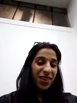 Snapshot of baby_liz01 chatting on 10-19-25, 04:35 baby liz01 online show from 10-19-25, 04:35