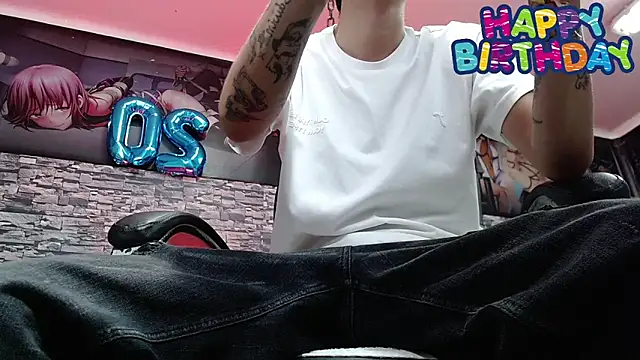 Snapshot of FrannBoy chatting on 02-15-25, 08:01 FrannBoy online show from 02-15-25, 08:01