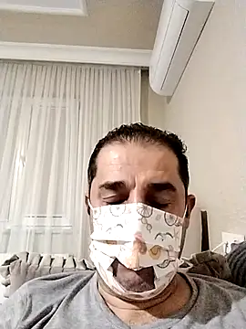 Snapshot of milf_hunter_35 chatting on 05-01-26, 12:37 milf hunter 35 online show from 05-01-26, 12:37