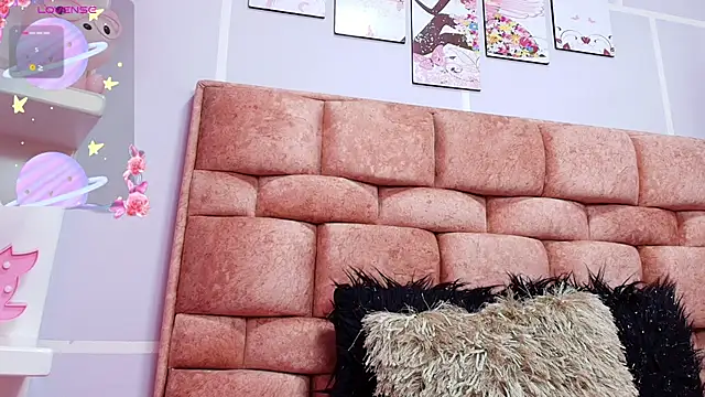 Snapshot of katecooper chatting on 01-20-25, 11:24 katecooper online show from 01-20-25, 11:24