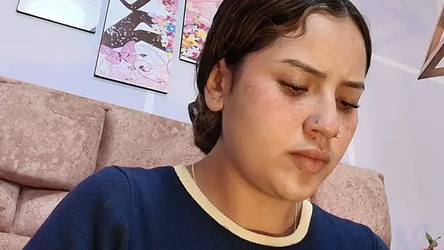 Snapshot of katecooper chatting on 09-09-25, 11:32 katecooper online show from 09-09-25, 11:32