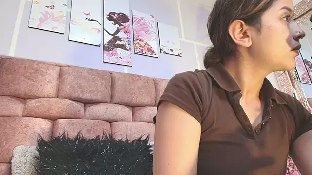 Snapshot of katecooper chatting on 09-17-25, 11:45 katecooper online show from 09-17-25, 11:45