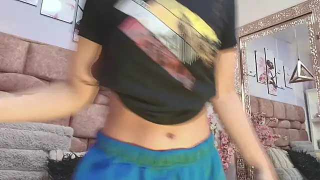 Snapshot of katecooper chatting on 09-19-25, 12:06 katecooper online show from 09-19-25, 12:06