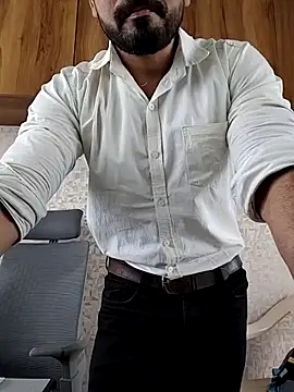 Snapshot of indianguy89 chatting on 02-11-26, 10:42 indianguy89 online show from 02-11-26, 10:42