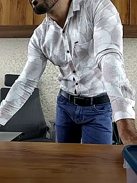 indianguy89 online show from 04-23-26, 06:14