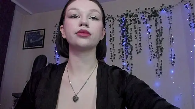 Snapshot of Emmy_m00n chatting on 12-03-24, 04:14 Emmy m00n online show from 12-03-24, 04:14