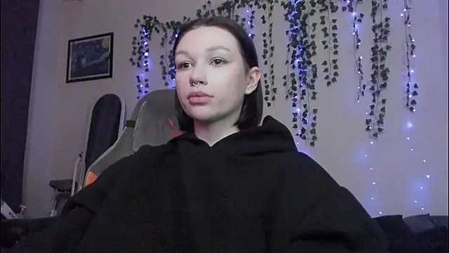 Snapshot of Emmy_m00n chatting on 12-03-24, 09:44 Emmy m00n online show from 12-03-24, 09:44