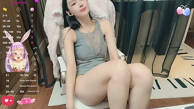 Snapshot of Aisi-20 chatting on 01-08-25, 09:32 Aisi-20 online show from 01-08-25, 09:32