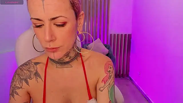 GinebraaFox  online show from 12-17-24, 04:00