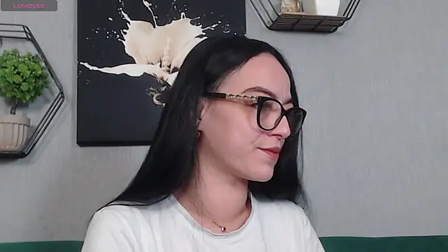 IzabelllNoir online show from 04-10-26, 05:01