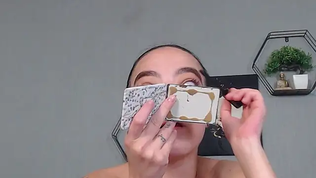 IzabelllNoir online show from 04-28-26, 07:57