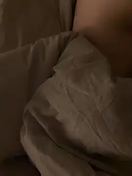 Snapshot of CoupleHot_X chatting on 02-18-26, 09:33 CoupleHot X online show from 02-18-26, 09:33