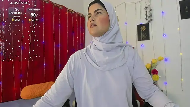 AishaAmin  online show from 04-28-26, 12:21